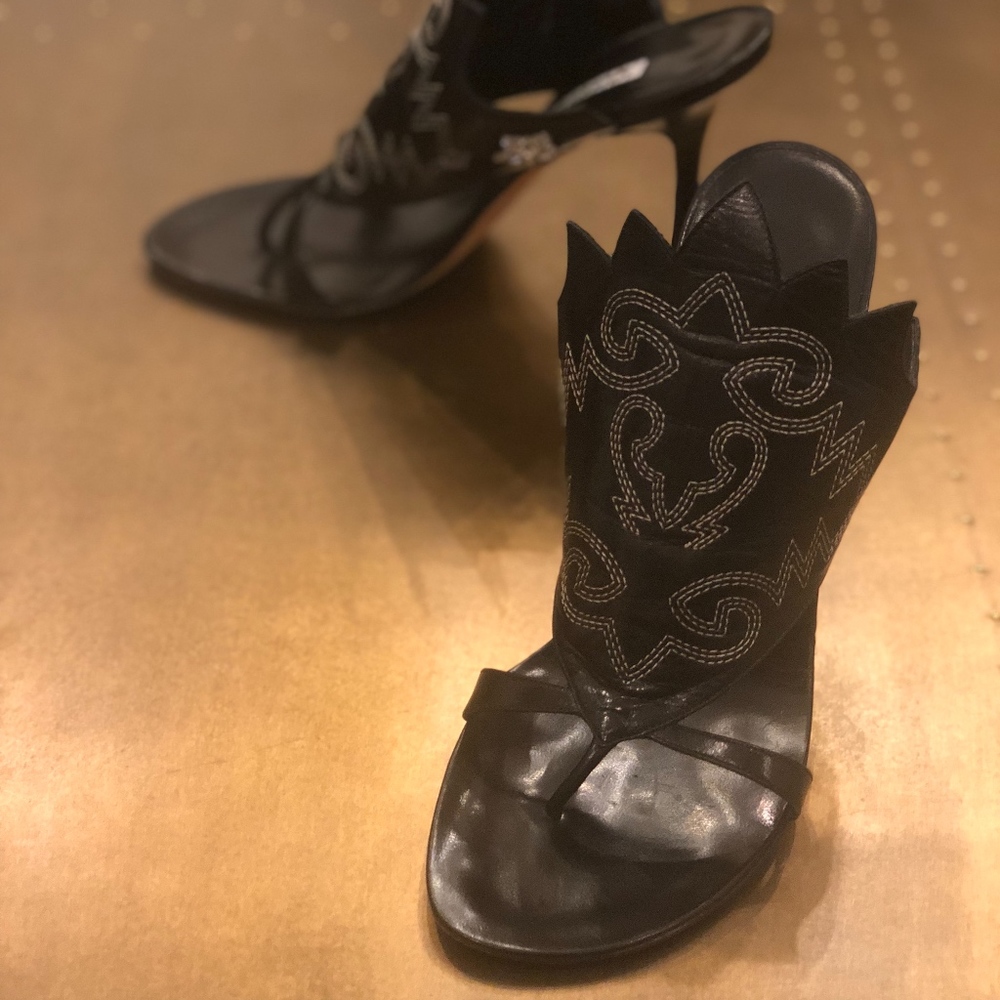 Manolo Blahnik Black Heels w/ beautiful design